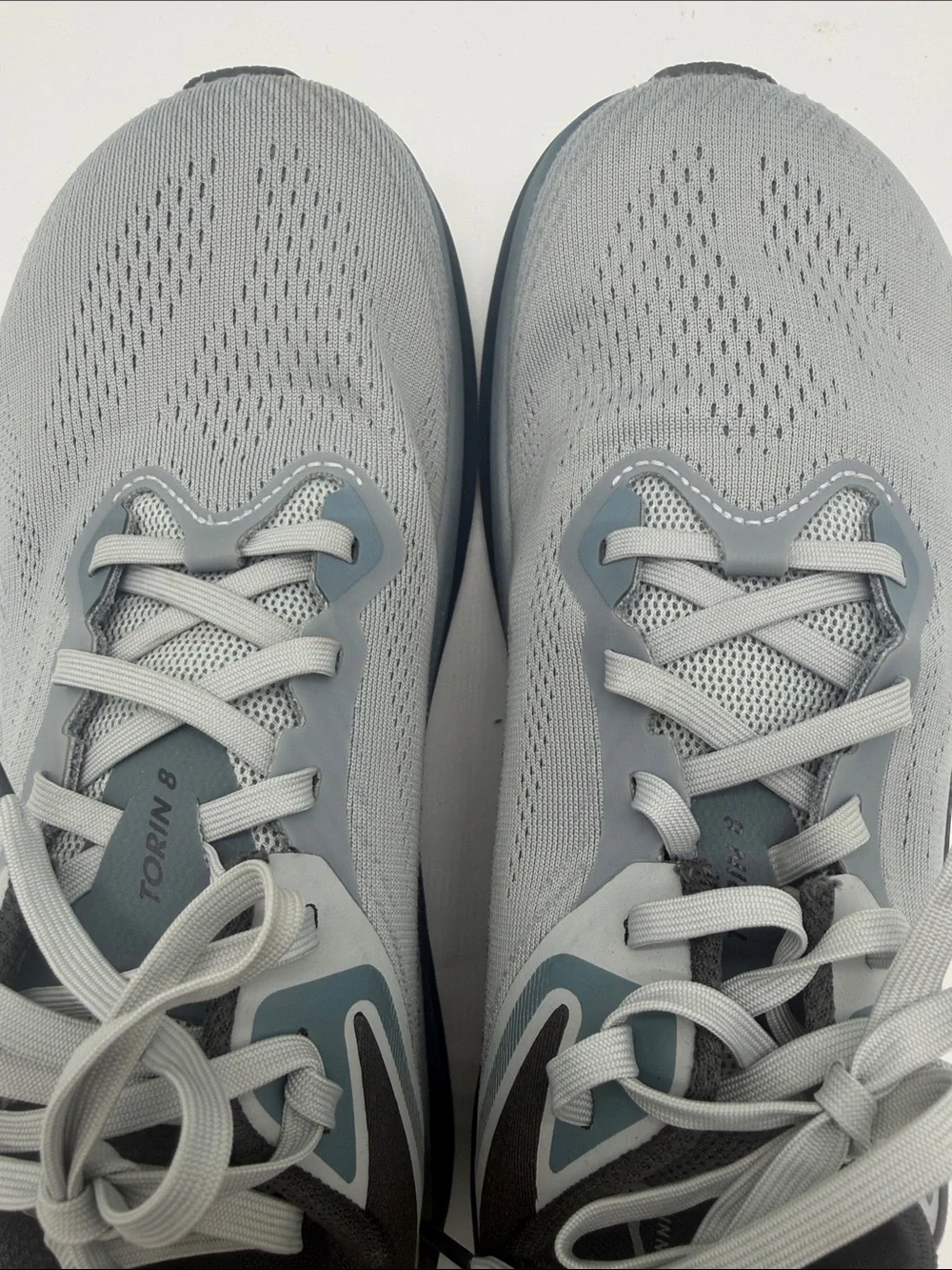 ALTRA men's torin 8 shoe in gray